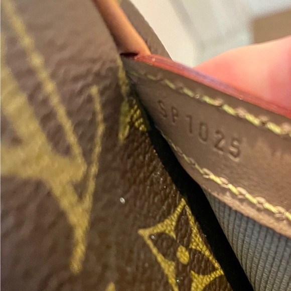 🏅NEVER USED🏅Louis Vuitton Monogram Reporter GM Shoulder Bag - Picture 4 of 12